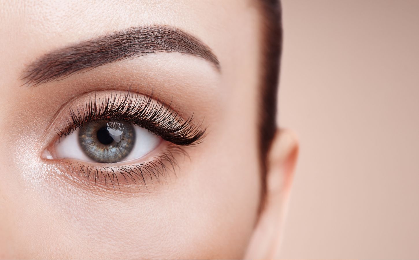 Woman wearing false eyelashes