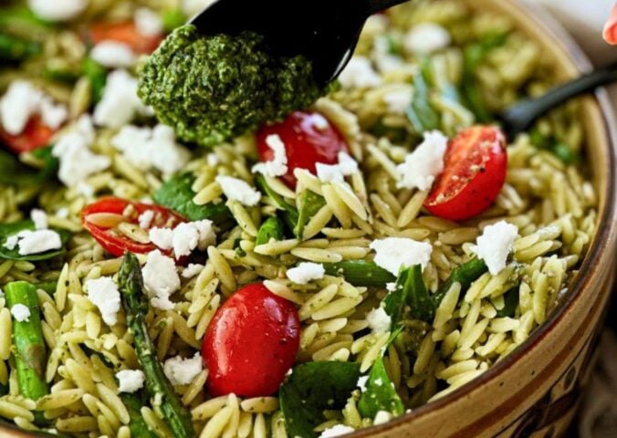 Vegan orzo pesto pasta salad