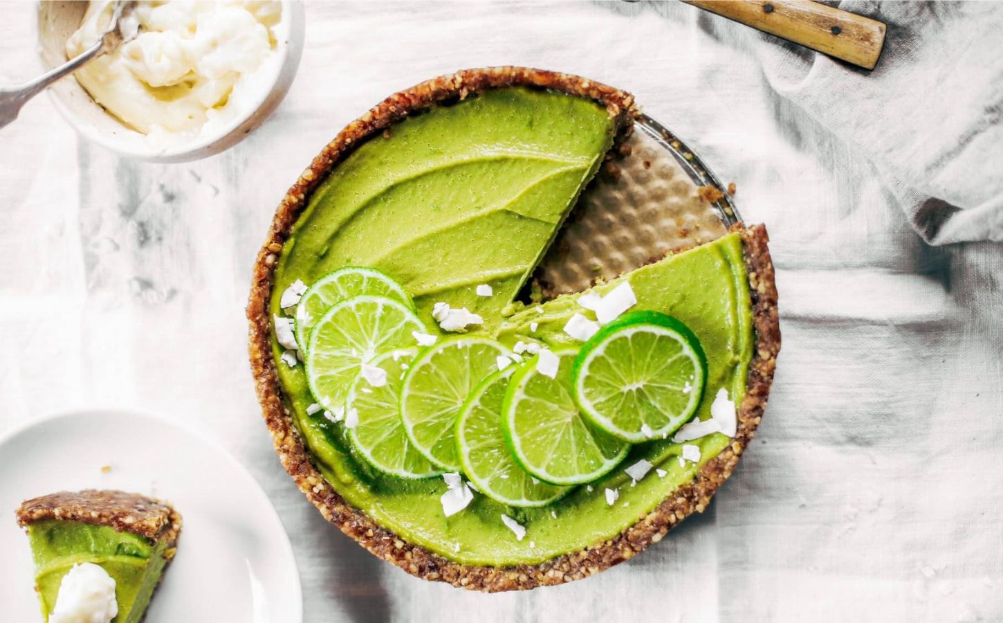 A vegan key lime pie with gluten-free ingredients