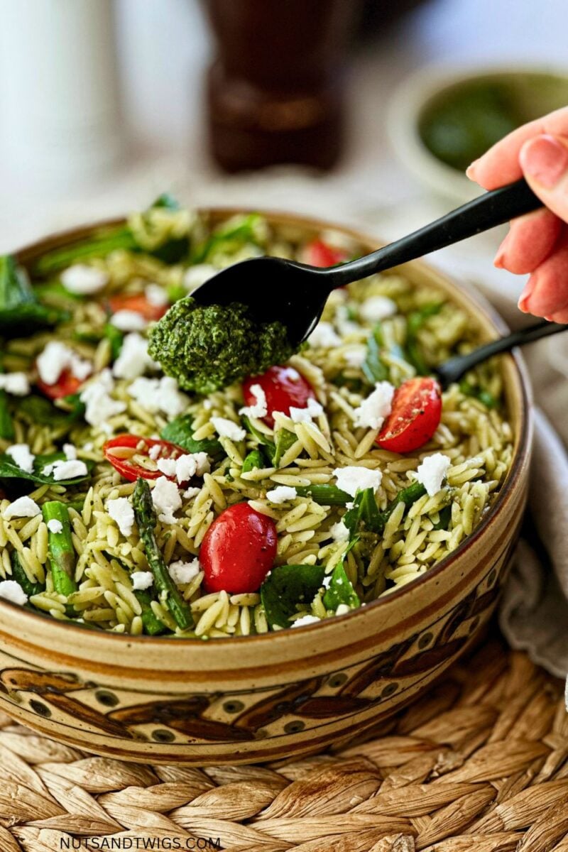 Vegan orzo pesto pasta salad