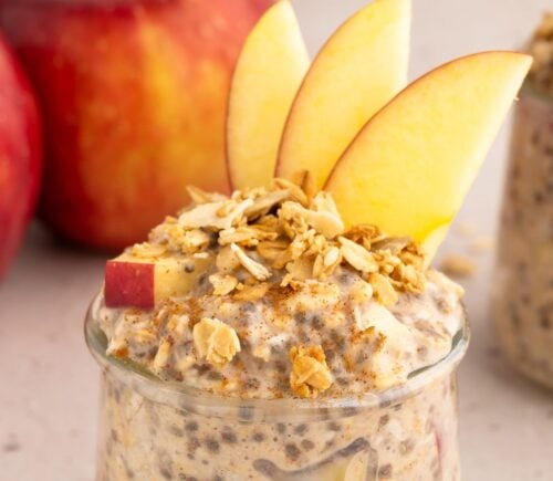 Apple pie overnight oats, a healthy vegan breakfast idea